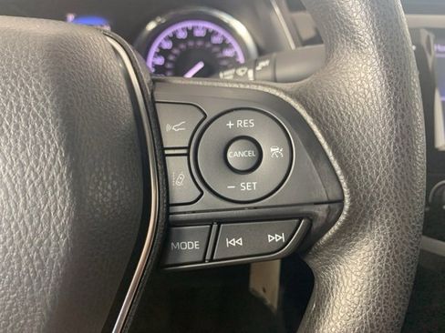 Used 2020 Toyota Camry LE image 16