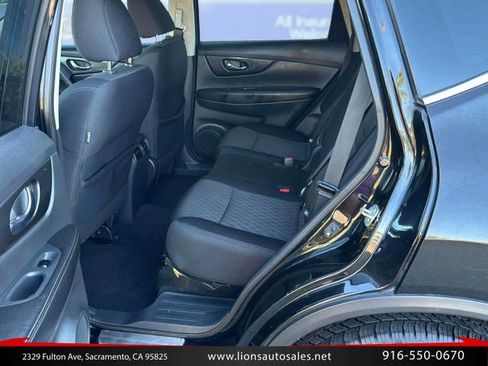 Used 2018 Nissan Rogue SV FWD image 13