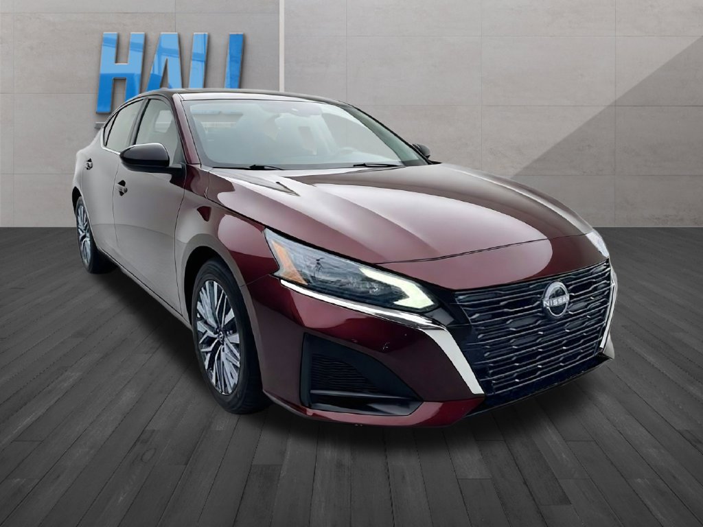 Used 2025 Nissan Altima 2.5 SV FWD image 7