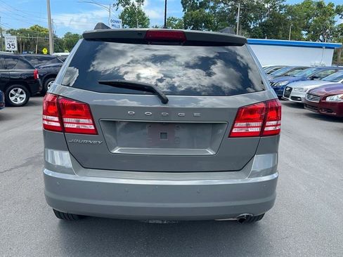 Used 2020 Dodge Journey SE w/ Blacktop Package FWD image 10