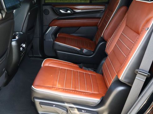 Used 2024 GMC Yukon Denali Ultimate AWD/4WD image 24