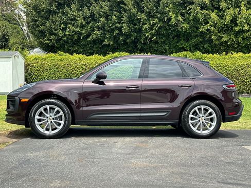 Certified 2025 Porsche Macan AWD/4WD image 2
