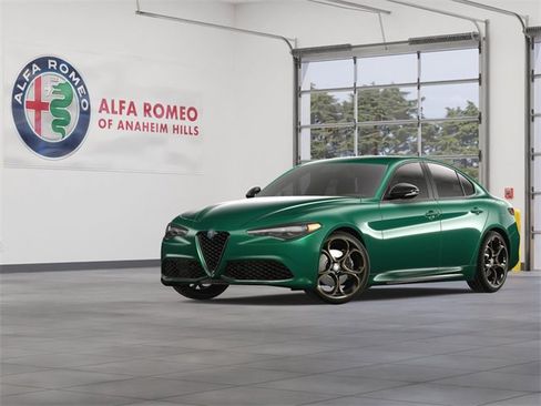 New 2025 Alfa Romeo Giulia image 1