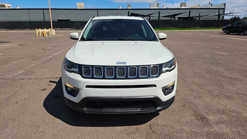 Used 2017 Jeep Compass Latitude w/ Popular Equipment Group AWD/4WD image 3