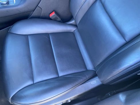 Used 2024 Cadillac XT4 Premium Luxury image 11