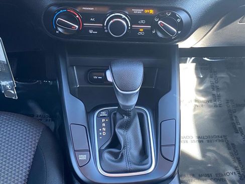 Used 2025 Kia Soul LX image 9