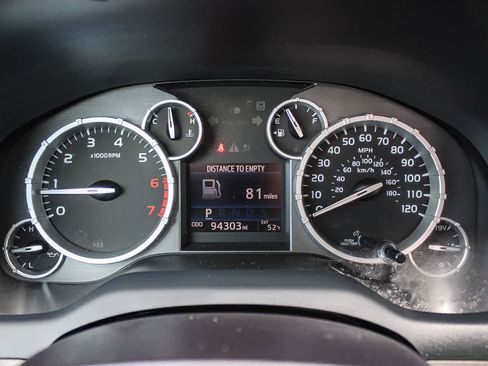 Used 2016 Toyota Tundra SR5 w/ TRD Off Road Package image 22