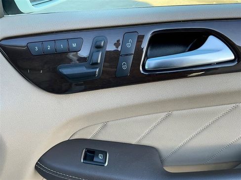 Used 2016 Mercedes-Benz GL 450 4MATIC image 34