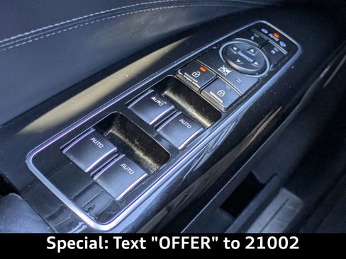 Used 2016 Kia K900 Luxury image 23