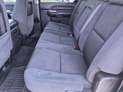 Used 2009 GMC Sierra 2500 SLE w/ Convenience Package AWD/4WD image 19