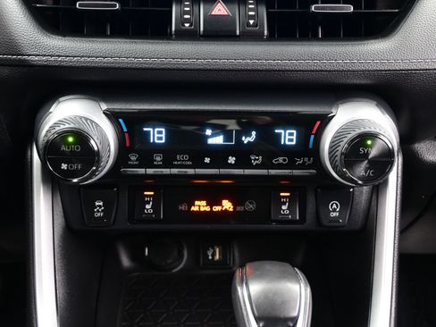 Used 2023 Toyota RAV4 XLE Premium AWD/4WD image 21