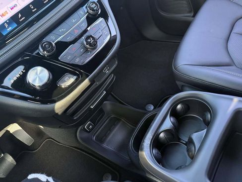 New 2026 Chrysler Pacifica Select w/ S Appearance Package image 22