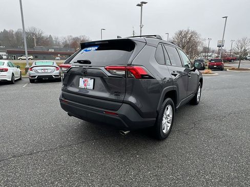 Used 2021 Toyota RAV4 XLE image 4