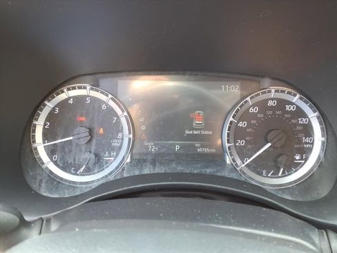 Used 2023 Toyota Highlander LE image 21