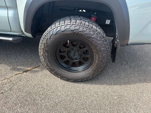 Used 2021 Toyota Tacoma TRD Pro AWD/4WD image 12