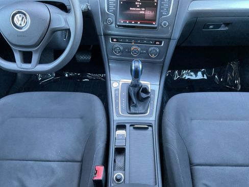 Used 2016 Volkswagen e-Golf SE w/ DC Fast Charging Package image 11