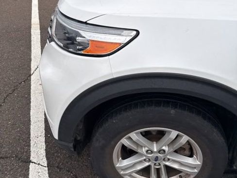 Certified 2023 Ford Explorer XLT AWD/4WD image 6