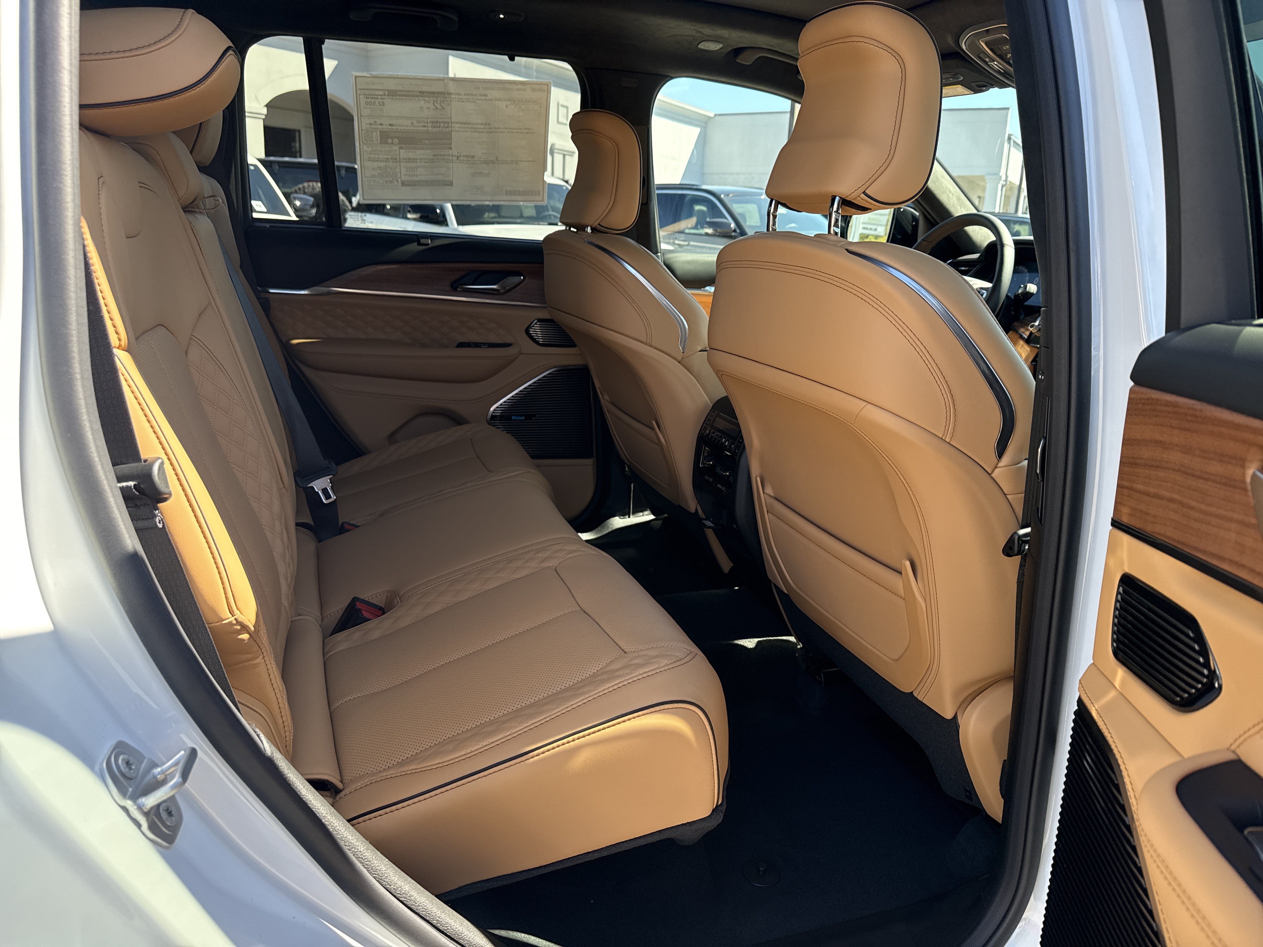 New 2027 Jeep Grand Cherokee Summit AWD/4WD image 16