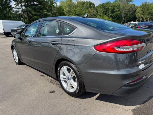 Used 2019 Ford Fusion SE FWD image 10