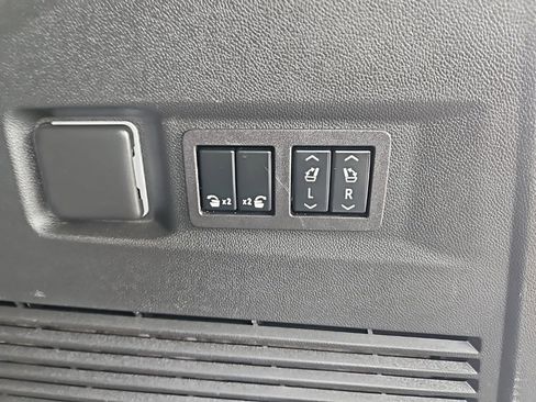 Used 2023 Chevrolet Tahoe LT w/ Luxury Package image 24