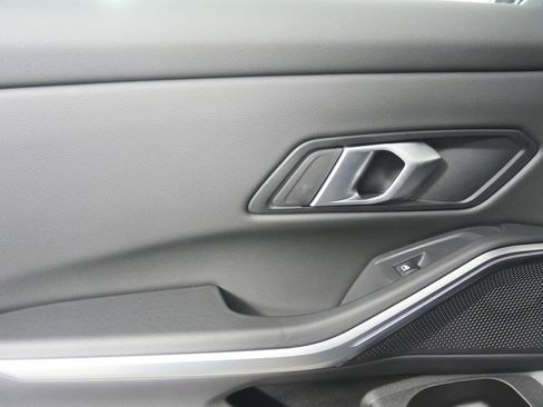 Used 2025 BMW 330i Sedan image 13