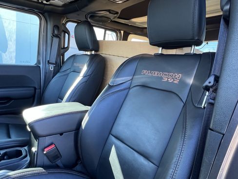 Used 2021 Jeep Wrangler Unlimited Rubicon w/ Dual Top Group image 16