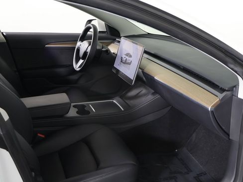 Used 2023 Tesla Model 3 Standard Range image 27