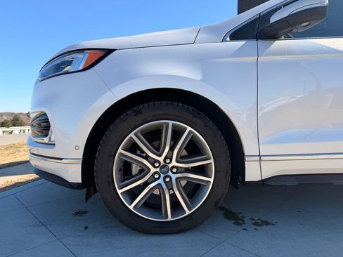 Used 2019 Ford Edge Titanium w/ Equipment Group 301A image 9