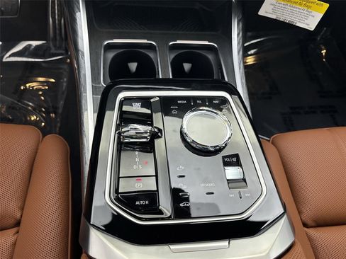 New 2026 BMW 740i xDrive w/ Executive Package image 23