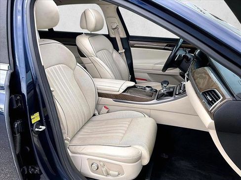 Used 2019 Genesis G90 3.3T Premium image 9