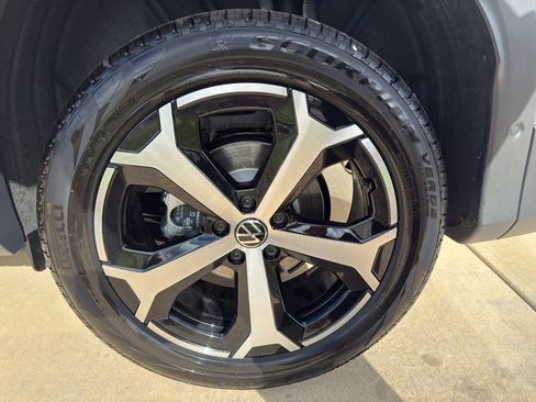 New 2026 Volkswagen Tiguan SE image 15