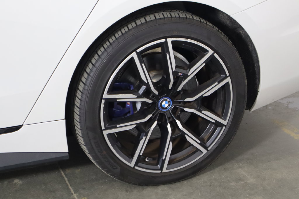 Used 2023 BMW i4 eDrive40 w/ M Sport Package RWD image 40