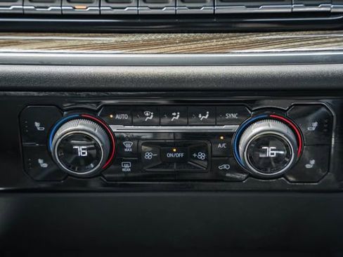 Used 2023 Chevrolet Silverado 1500 LT image 25