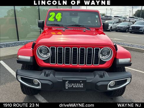 Used 2024 Jeep Wrangler Unlimited Sahara AWD/4WD image 10