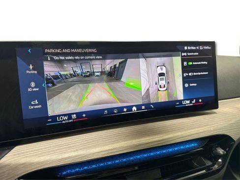 Used 2025 BMW 330i xDrive Sedan image 23