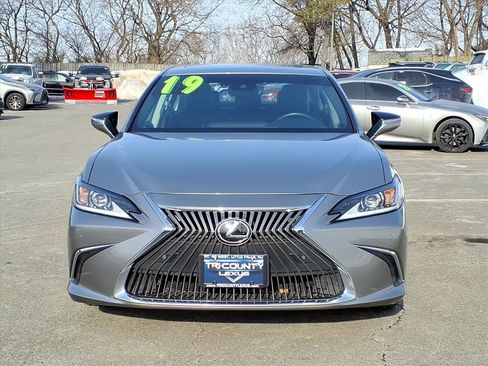 Used 2019 Lexus ES 350 w/ Premium Package image 2