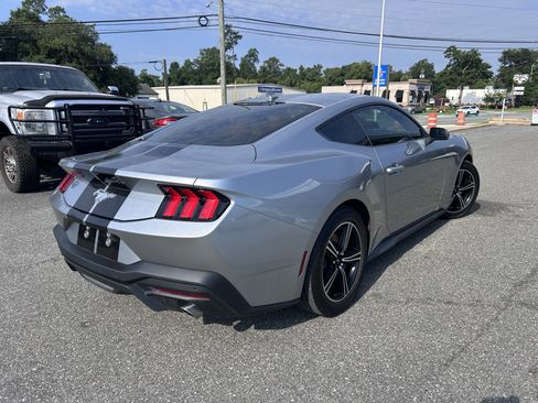 Certified 2025 Ford Mustang Coupe RWD image 9