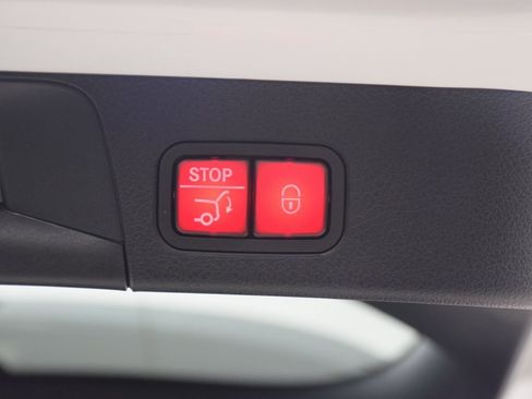 Certified 2022 Mercedes-Benz GLB 250 4MATIC image 32