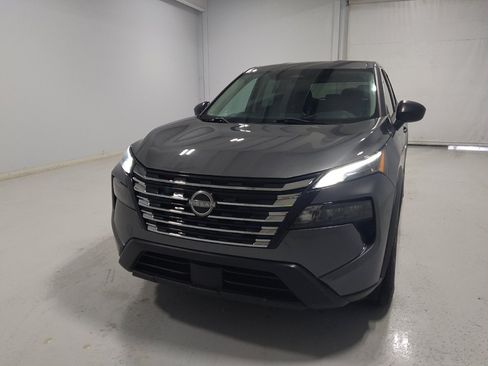 Used 2024 Nissan Rogue S AWD/4WD image 15
