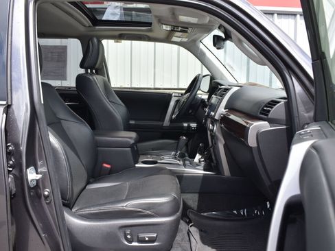 Certified 2020 Toyota 4Runner Limited AWD/4WD image 25