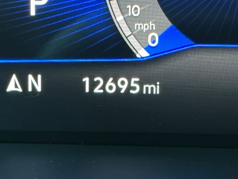 Used 2025 Volkswagen Jetta SE image 40