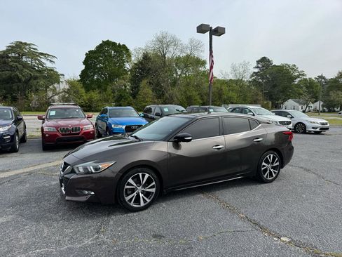 Used 2016 Nissan Maxima Platinum w/ Interior Lighting Package image 2