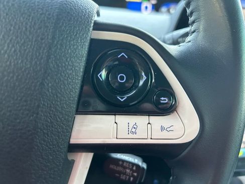 Used 2018 Toyota Prius Four Touring image 19