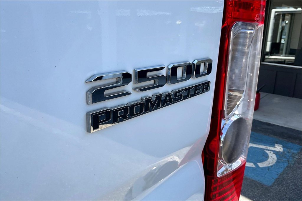 Used 2025 RAM ProMaster 2500 w/ Convenience Group FWD image 22