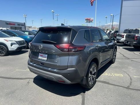 Used 2023 Nissan Rogue SV FWD image 11
