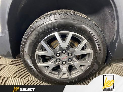 Used 2020 GMC Acadia SLE w/ Driver Convenience Package FWD image 31