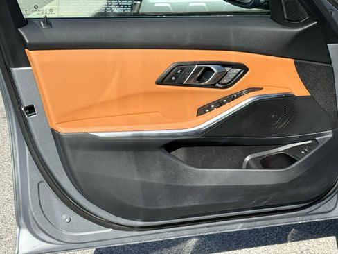 Used 2025 BMW 330i Sedan w/ Premium Package image 18