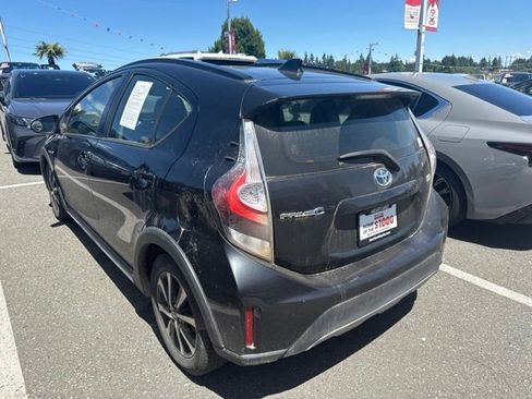 Used 2018 Toyota Prius C Two FWD image 5