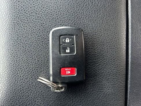 Used 2021 Toyota Tundra SR5 w/ TRD Off-Road Package AWD/4WD image 31