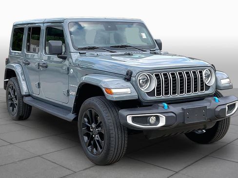 Used 2024 Jeep Wrangler Unlimited Sahara w/ Safety Group AWD/4WD image 3